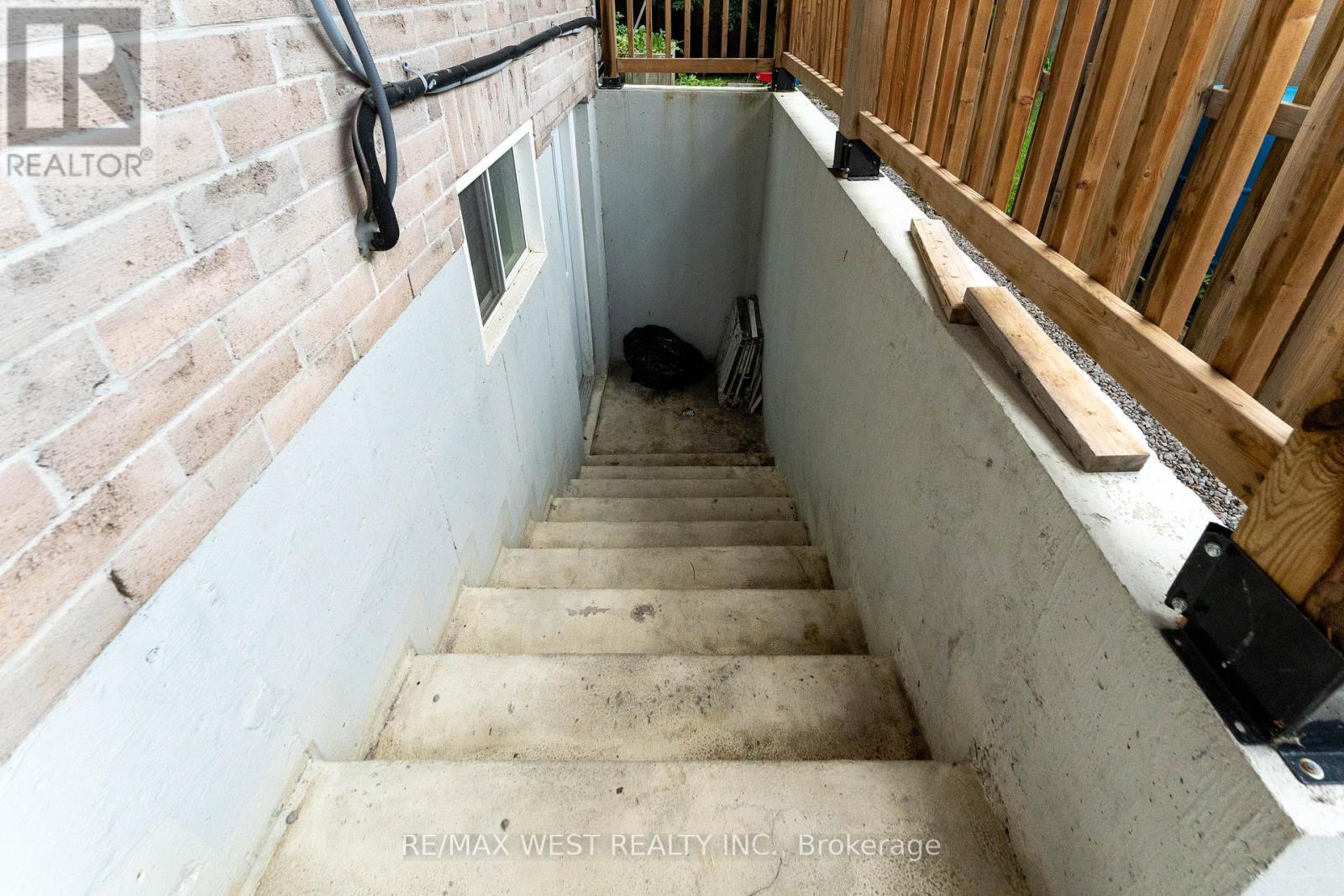 Photo 28 of 23 Mancini Drive, Essa ON