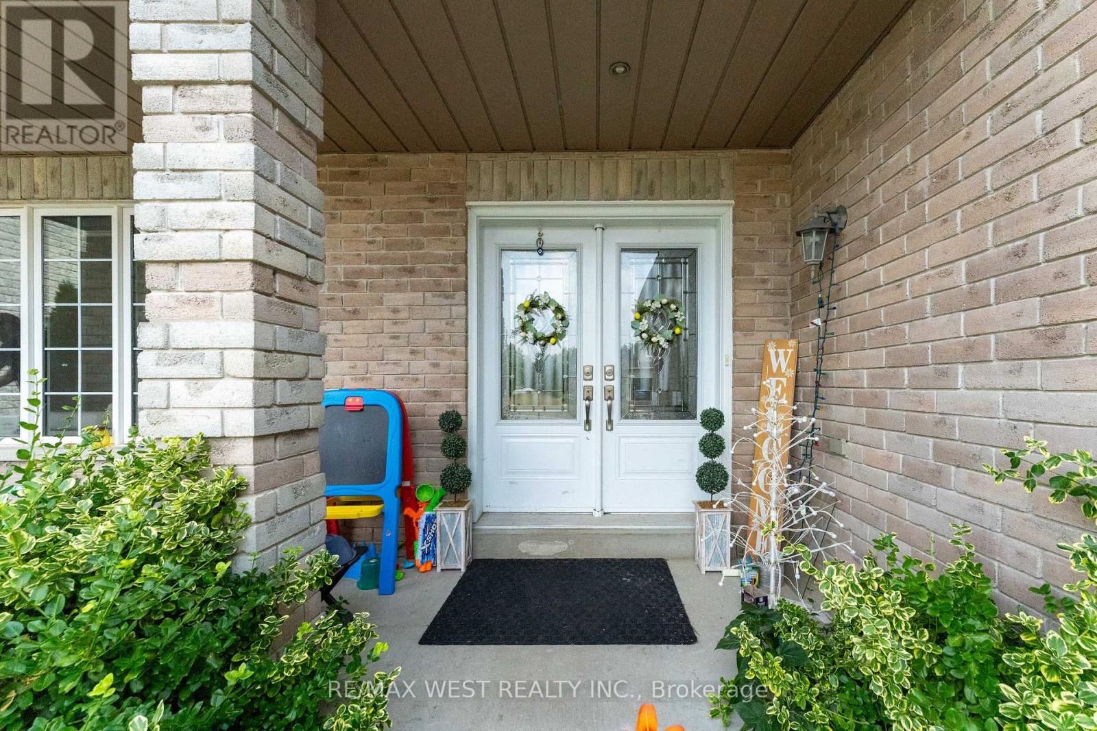 Photo 18 of 23 Mancini Drive, Essa ON