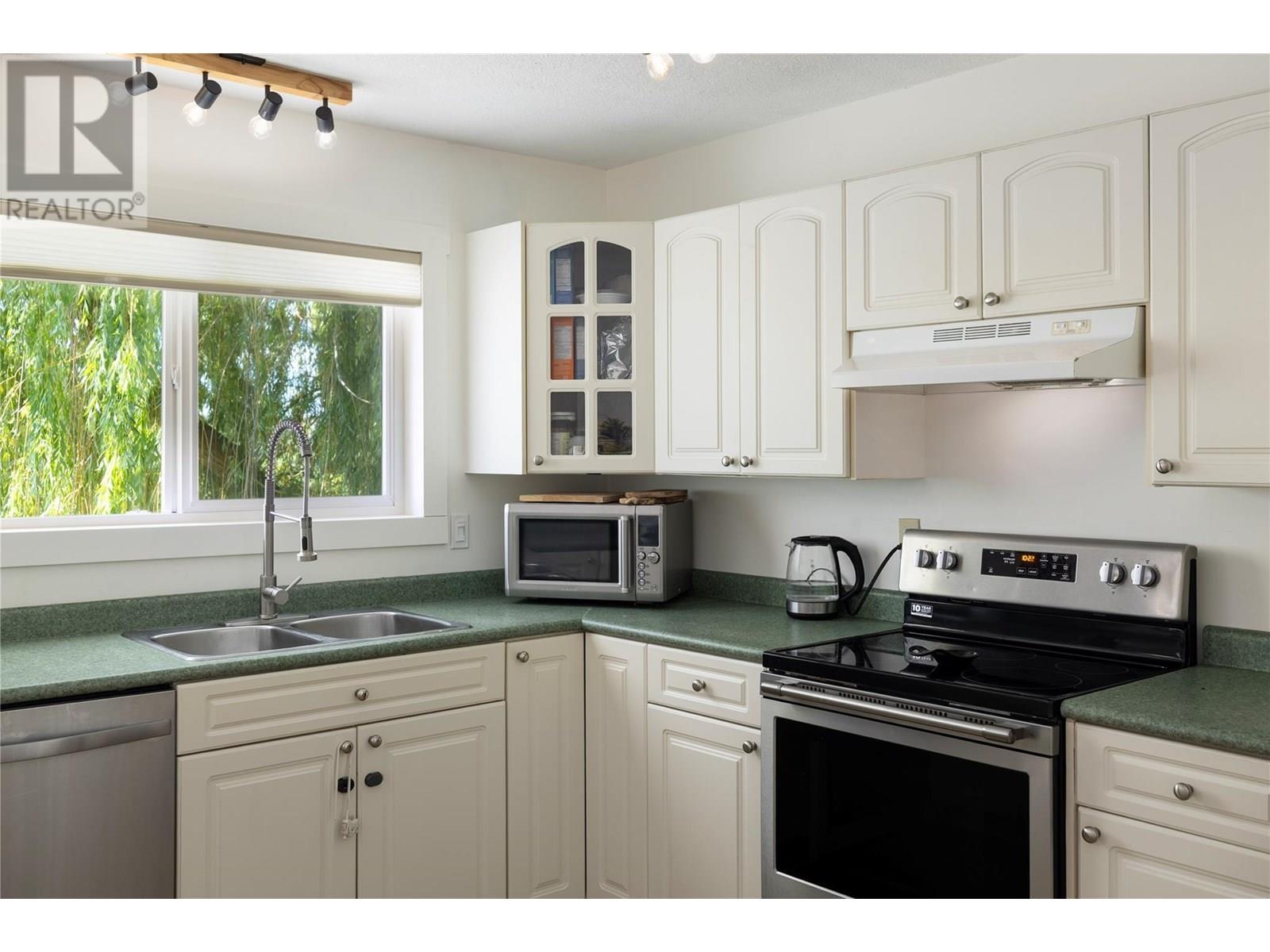 Photo 21 of 2105 19 Avenue, Vernon BC