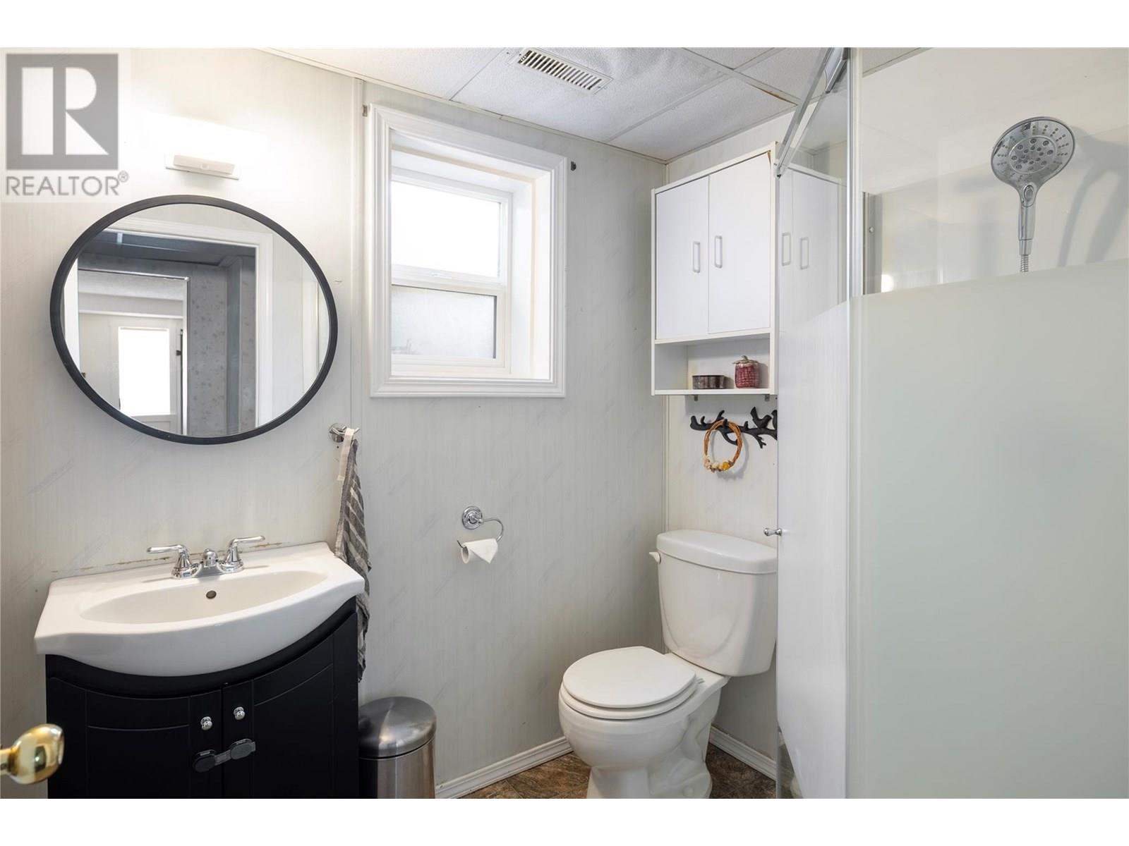 Photo 31 of 2105 19 Avenue, Vernon BC