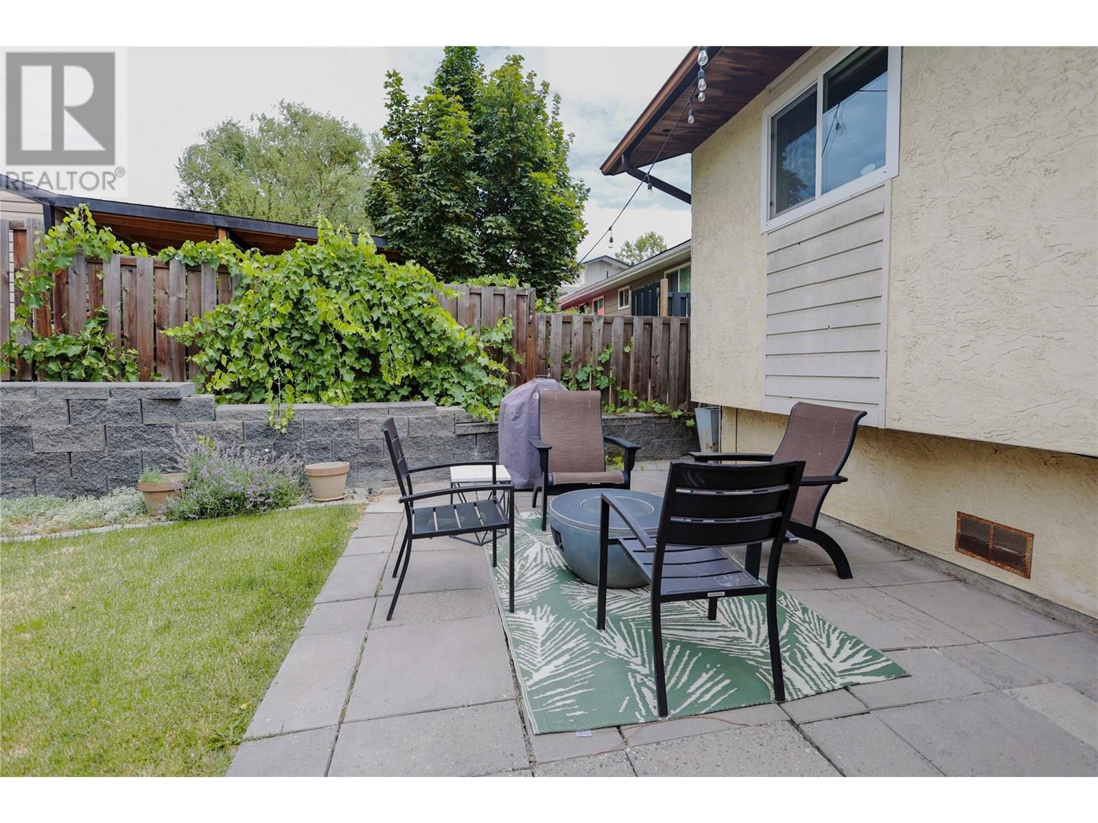 Photo 6 of 2105 19 Avenue, Vernon BC