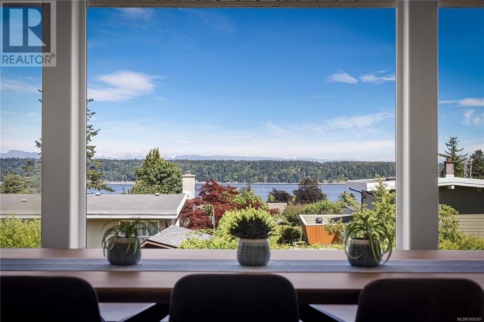 Photo 2 of 251 Birch St, Campbell River BC