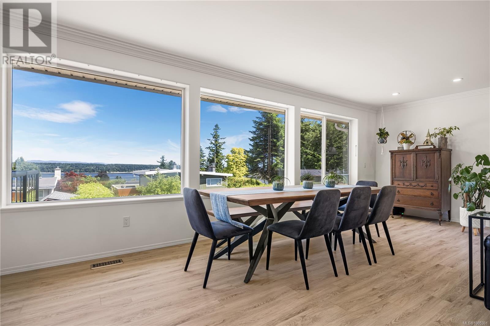 Photo 3 of 251 Birch St, Campbell River BC