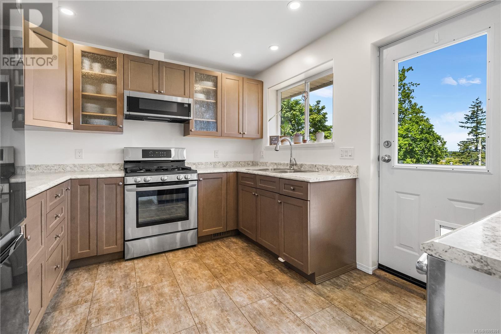 Photo 9 of 251 Birch St, Campbell River BC