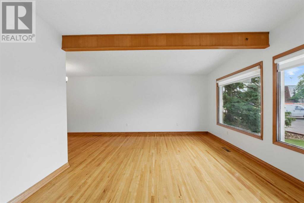 Single Family House Bungalow for Sale in   Avenue NE Mayland Heights Calgary 