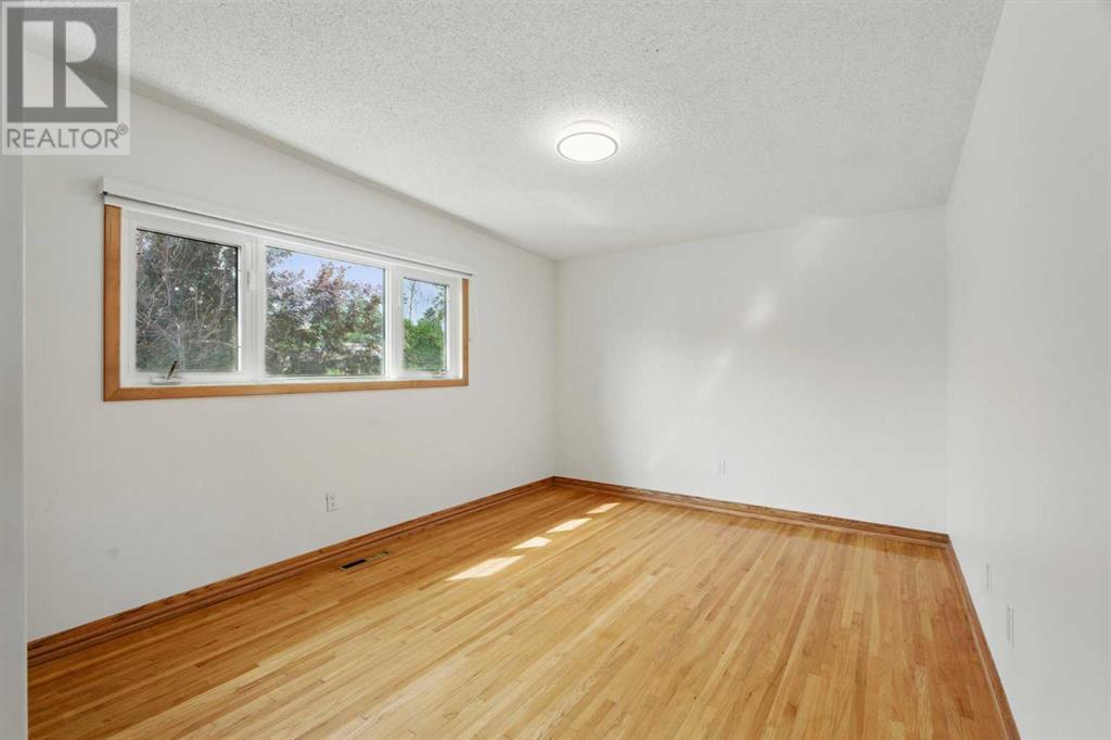 Single Family House Bungalow for Sale in   Avenue NE Mayland Heights Calgary 