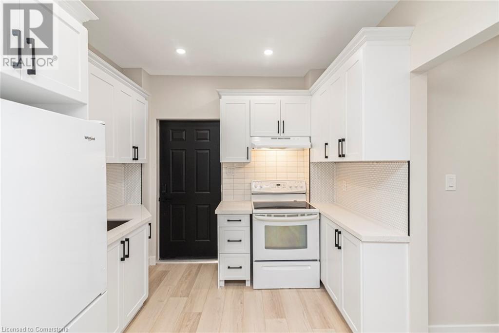 Photo 16 of 200 Sanford Avenue S, Hamilton ON