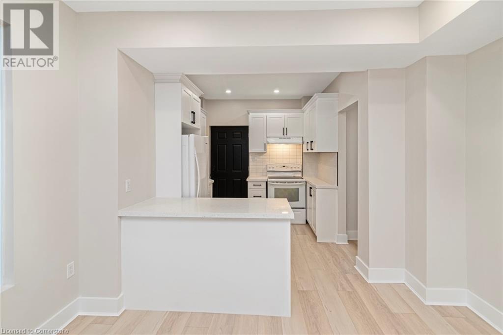 Photo 17 of 200 Sanford Avenue S, Hamilton ON