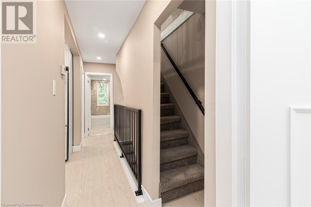 Photo 20 of 200 Sanford Avenue S, Hamilton ON