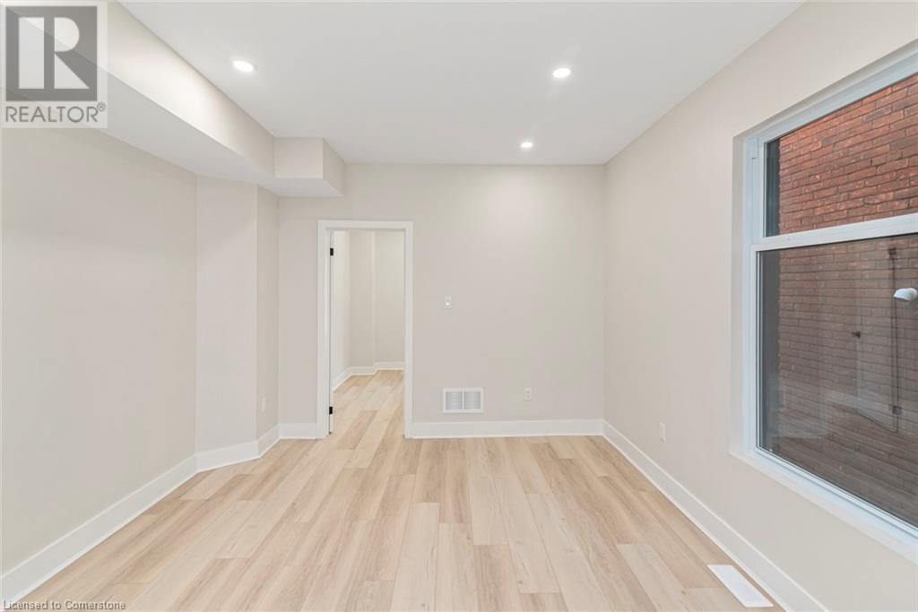 Photo 5 of 200 Sanford Avenue S, Hamilton ON