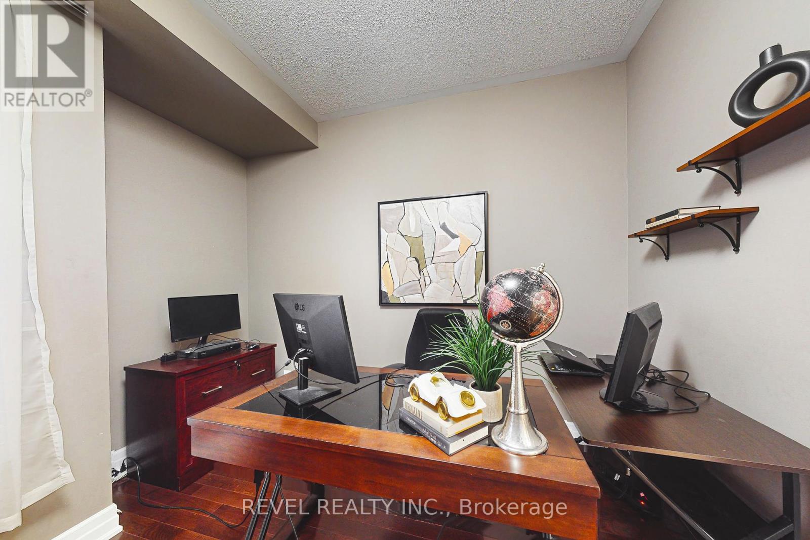 Photo 8 of 170 Forbes Terrace, Milton ON