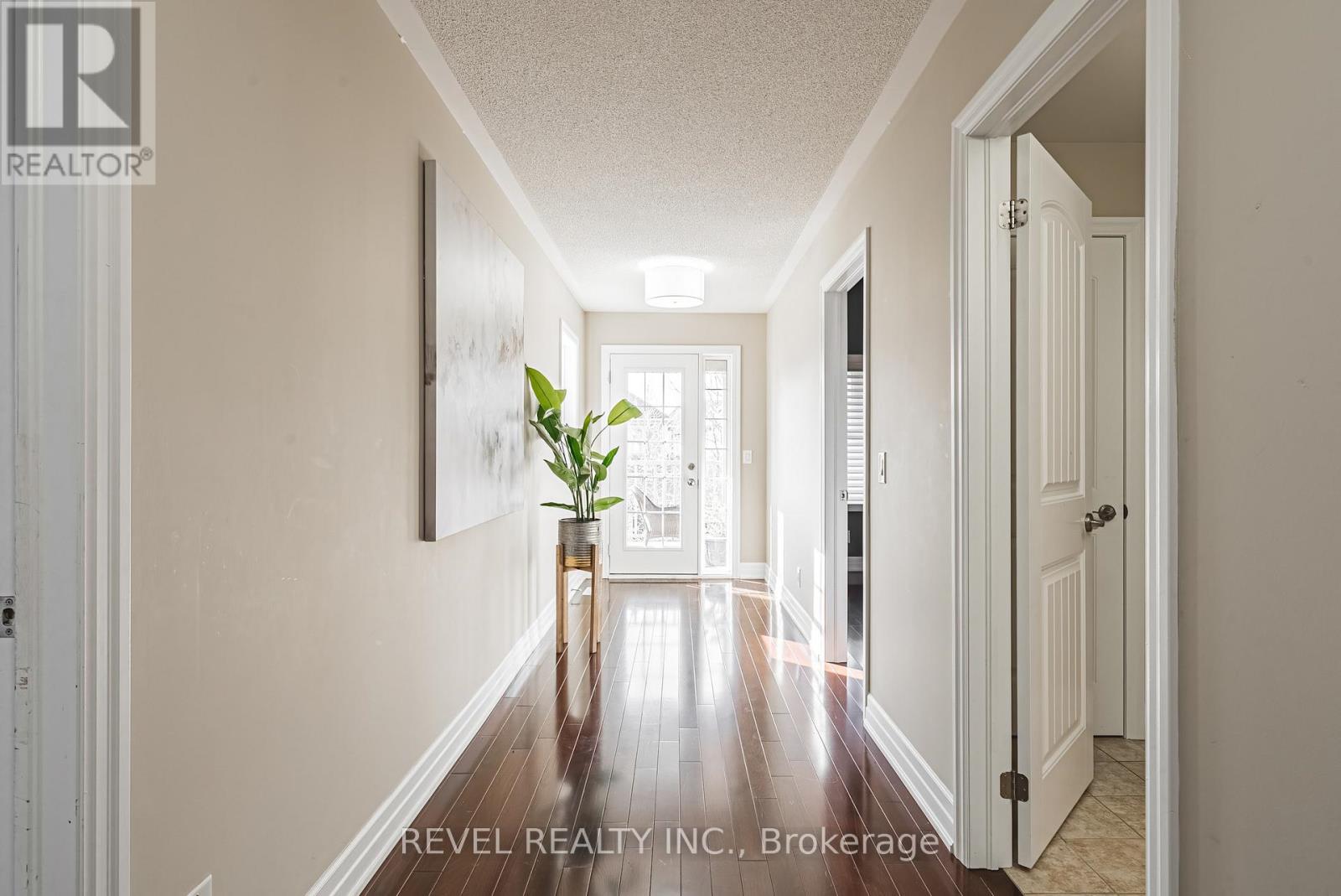 Photo 3 of 170 Forbes Terrace, Milton ON