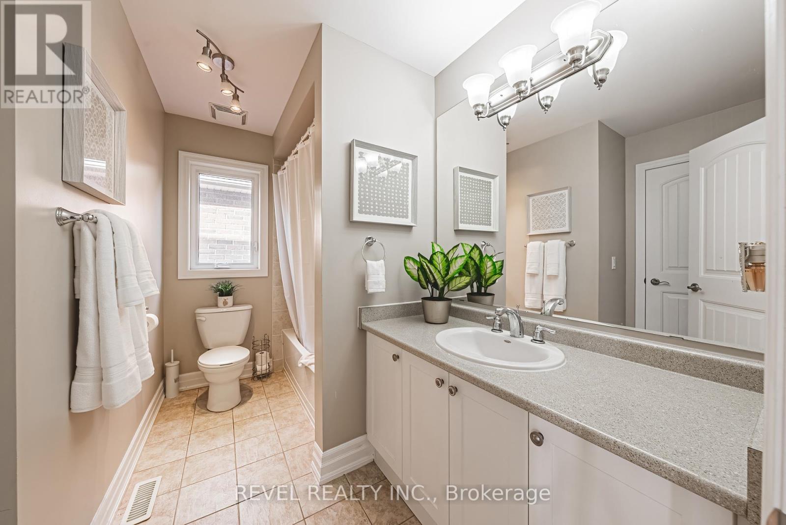 Photo 10 of 170 Forbes Terrace, Milton ON