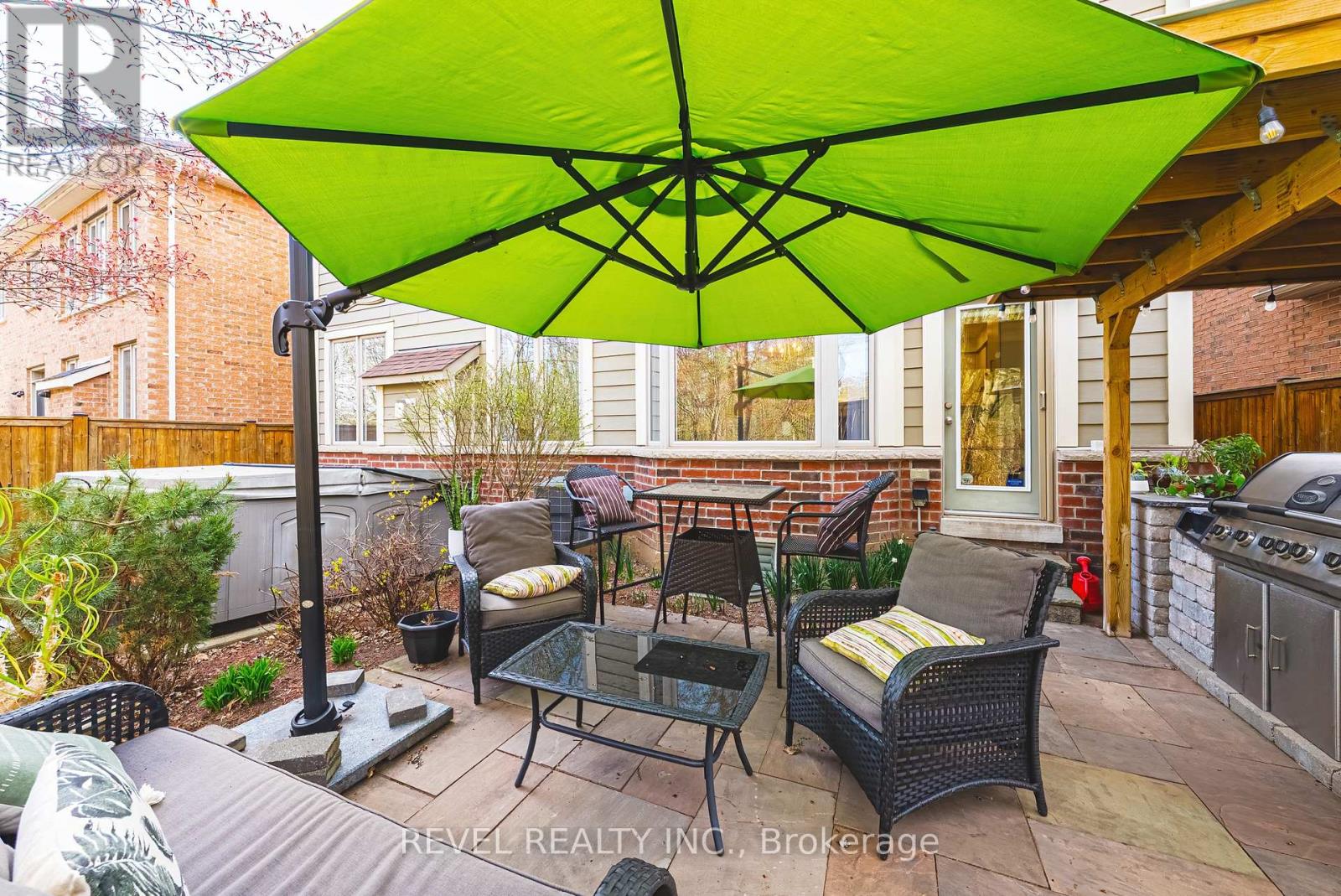 Photo 9 of 170 Forbes Terrace, Milton ON