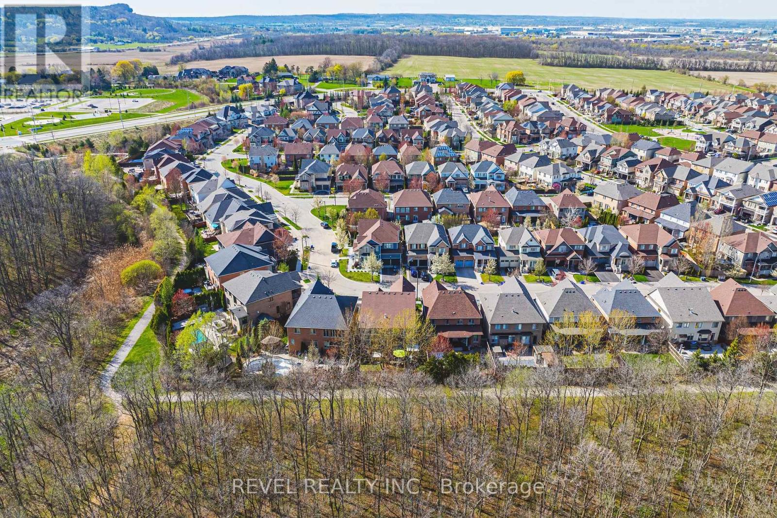 Photo 7 of 170 Forbes Terrace, Milton ON
