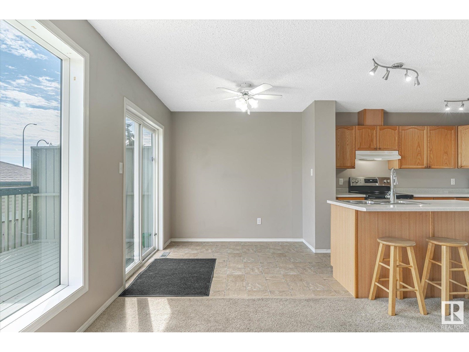 Photo 11 of 30 14803 Miller Bv Nw, Edmonton AB