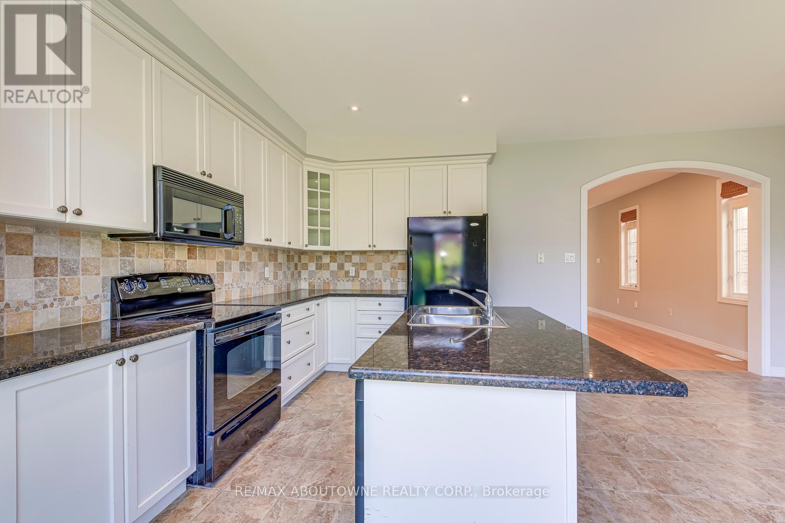 Photo 14 of 1254 Craigleith Road, Oakville ON