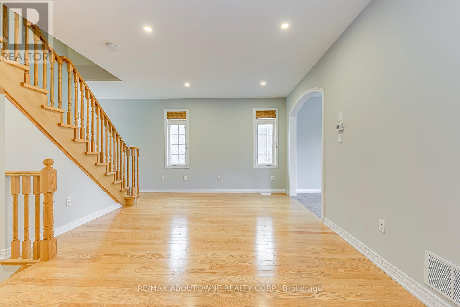 Photo 9 of 1254 Craigleith Road, Oakville ON
