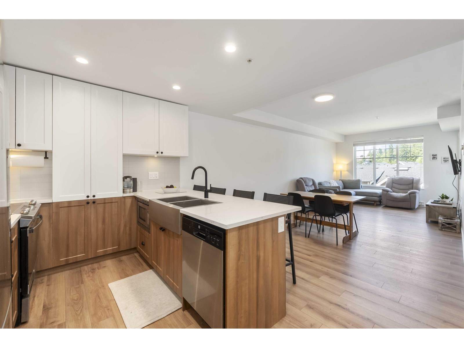 Photo 11 of A 413 20487 65 Avenue, Langley BC