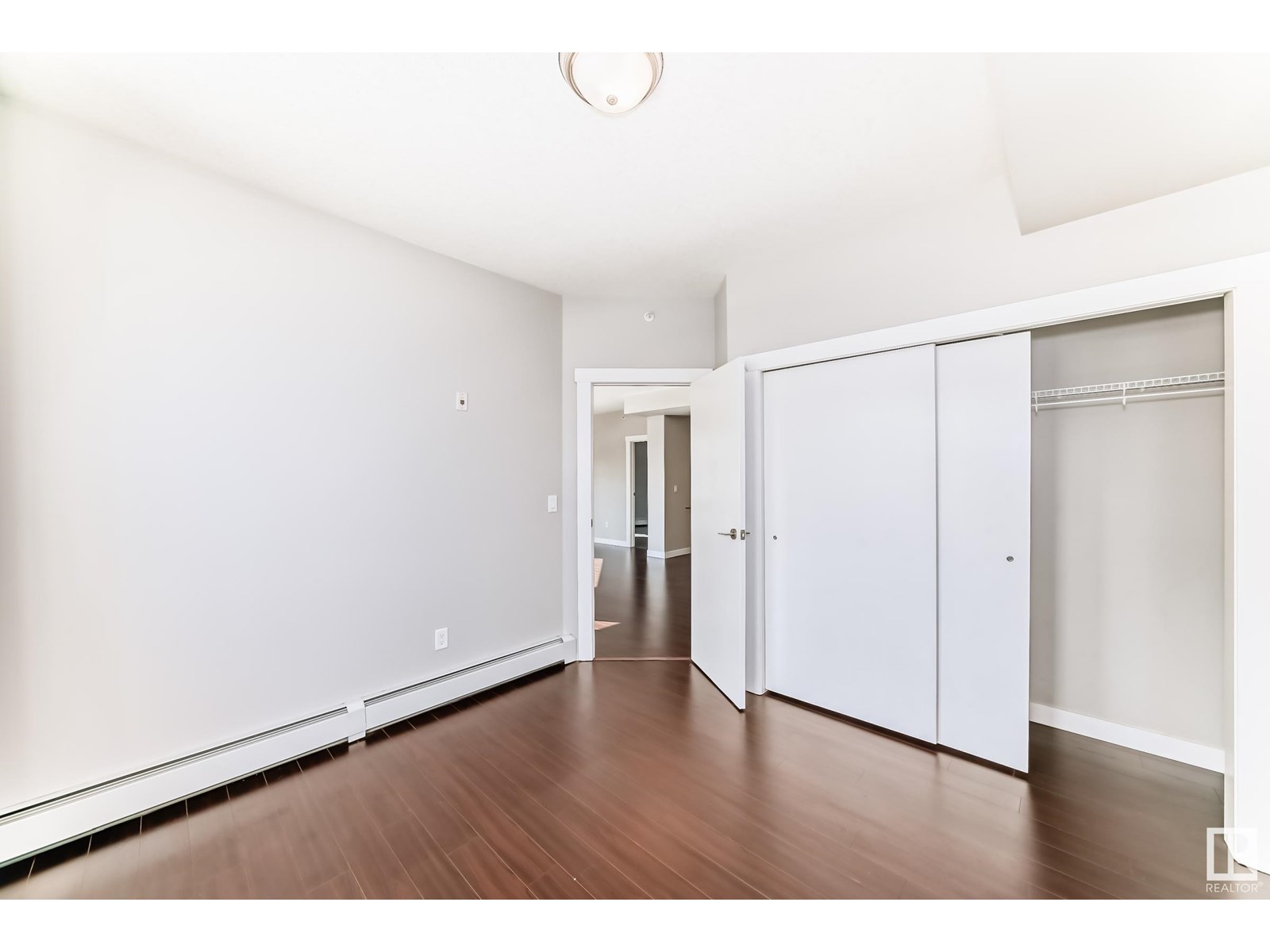 Photo 10 of 806 10226 104 St Nw, Edmonton AB