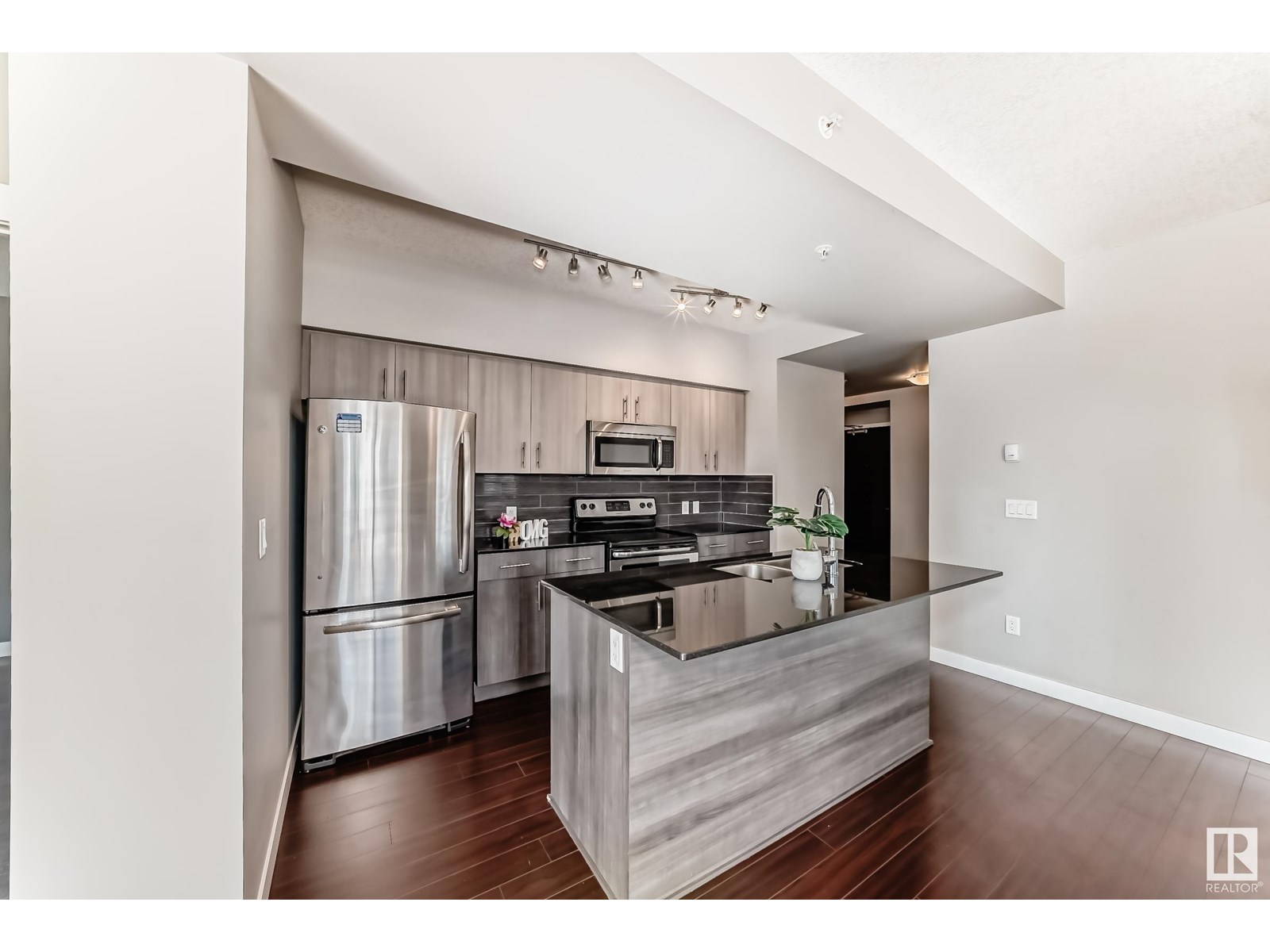 Photo 17 of 806 10226 104 St Nw, Edmonton AB