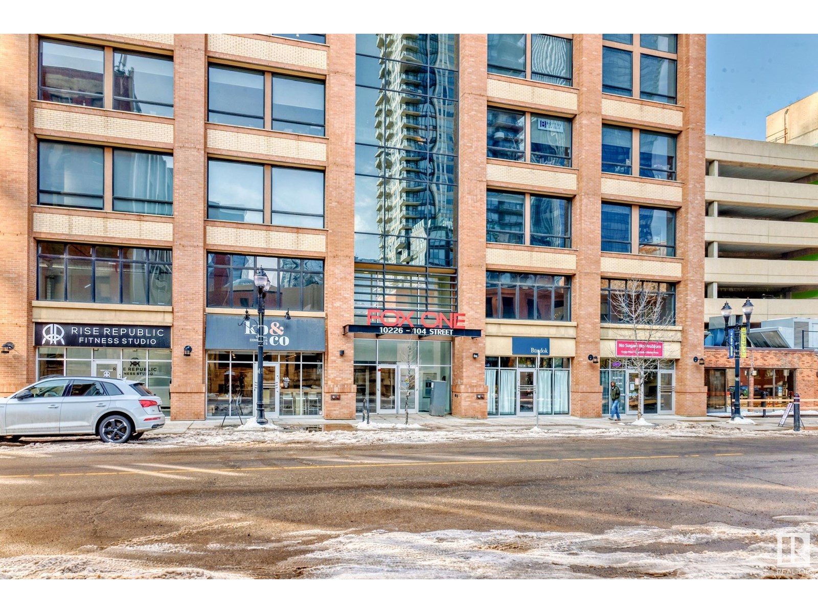 Photo 2 of 806 10226 104 St Nw, Edmonton AB