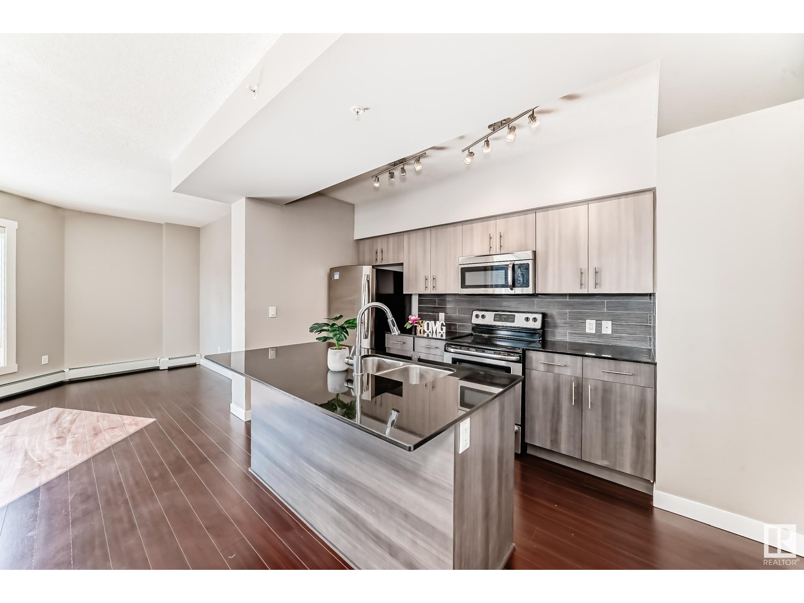 Photo 34 of 806 10226 104 St Nw, Edmonton AB
