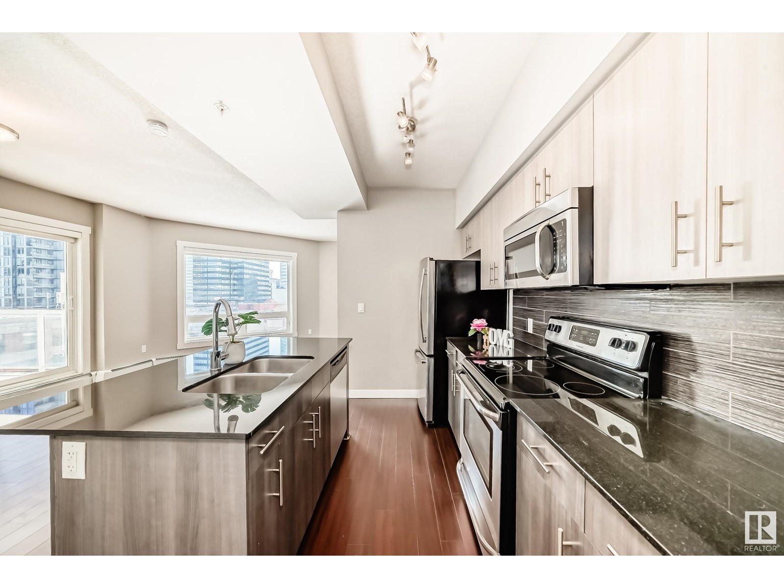 Photo 35 of 806 10226 104 St Nw, Edmonton AB