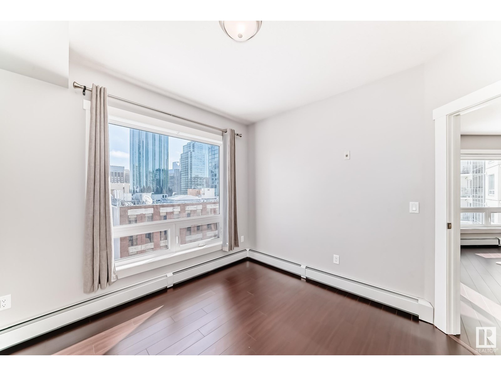 Photo 39 of 806 10226 104 St Nw, Edmonton AB