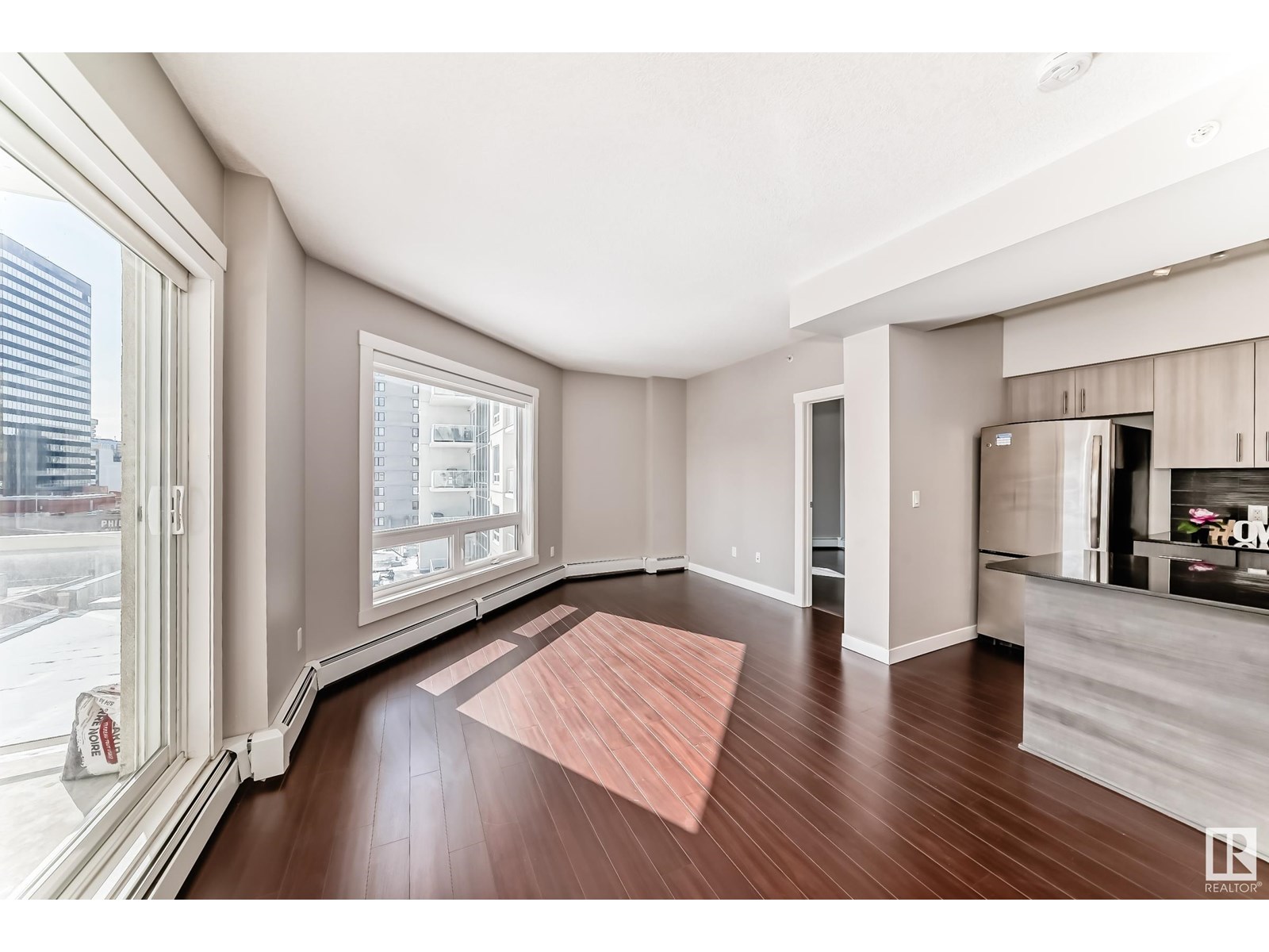 Photo 6 of 806 10226 104 St Nw, Edmonton AB