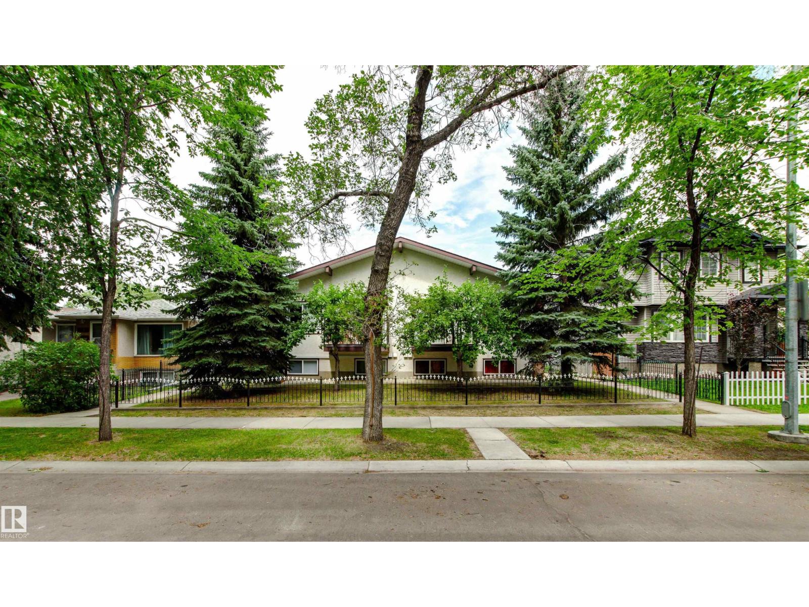 Photo 74 of 2 8314 81 Av Nw, Edmonton AB