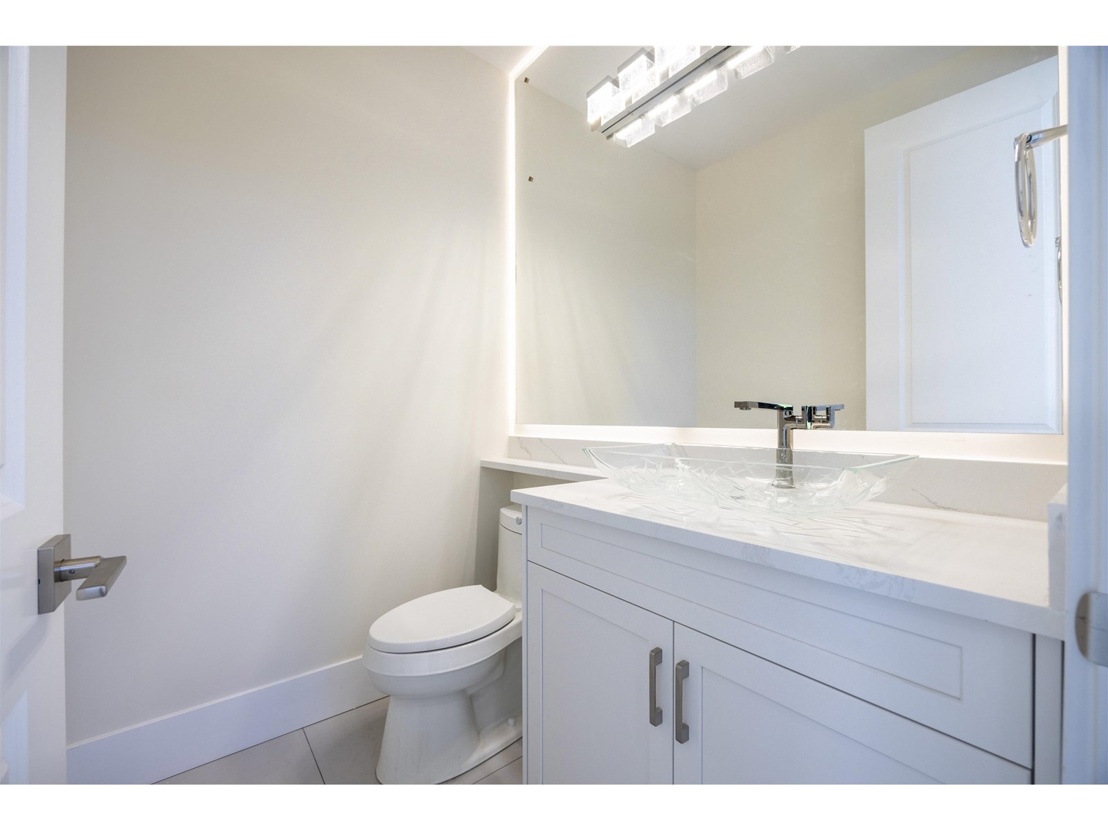 Photo 11 of 1365 160 A Street, Surrey BC