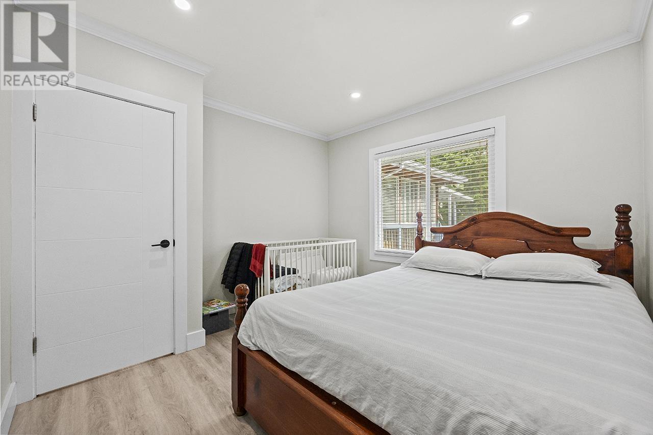 Photo 10 of 7983 Suncrest Drive, Burnaby BC