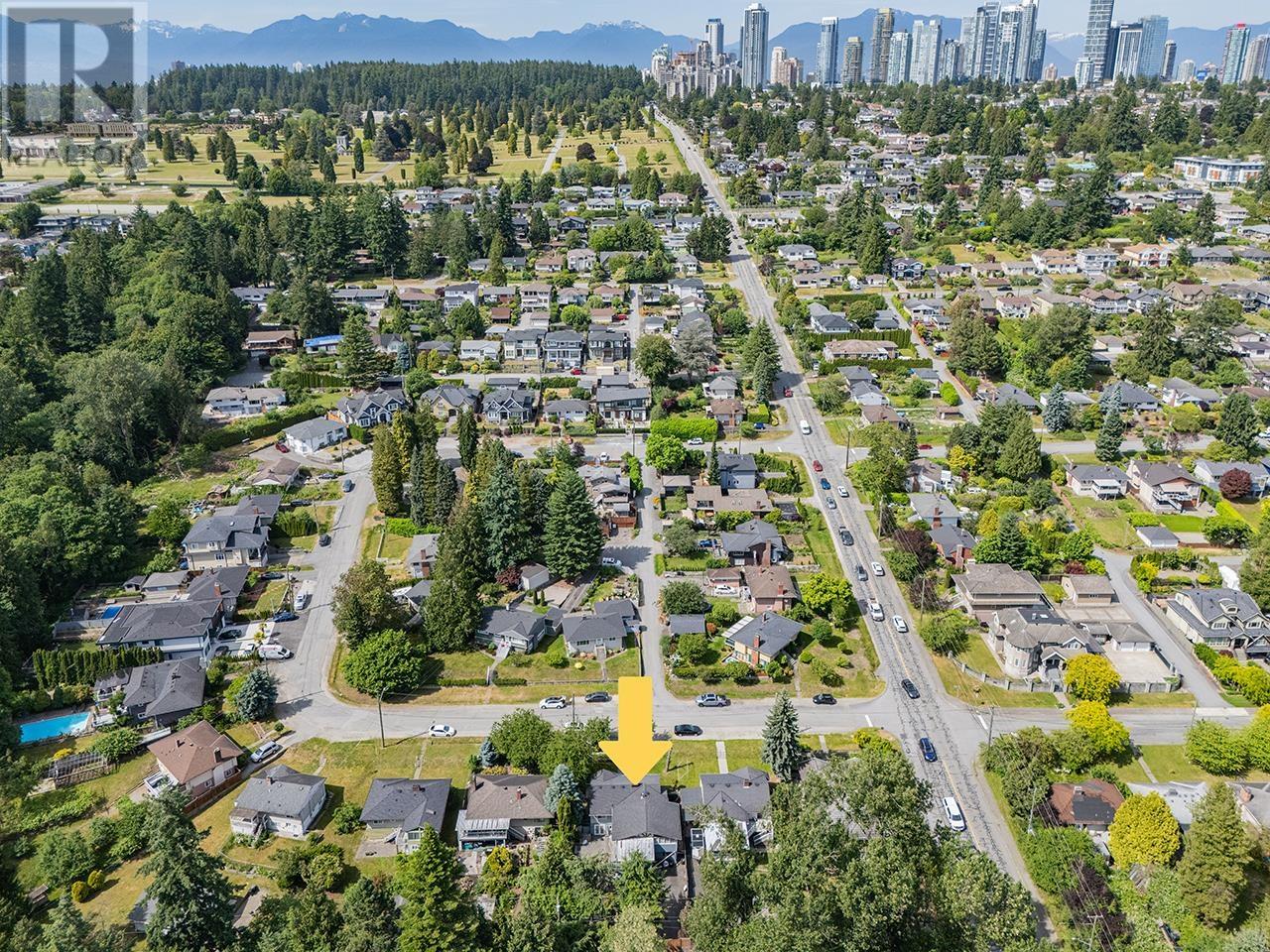 Photo 15 of 7983 Suncrest Drive, Burnaby BC