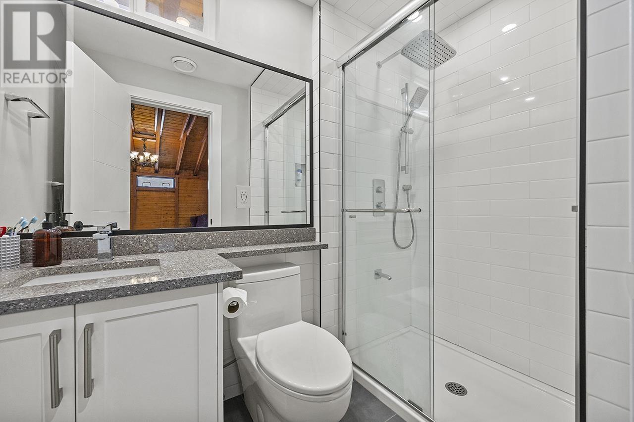 Photo 11 of 7983 Suncrest Drive, Burnaby BC