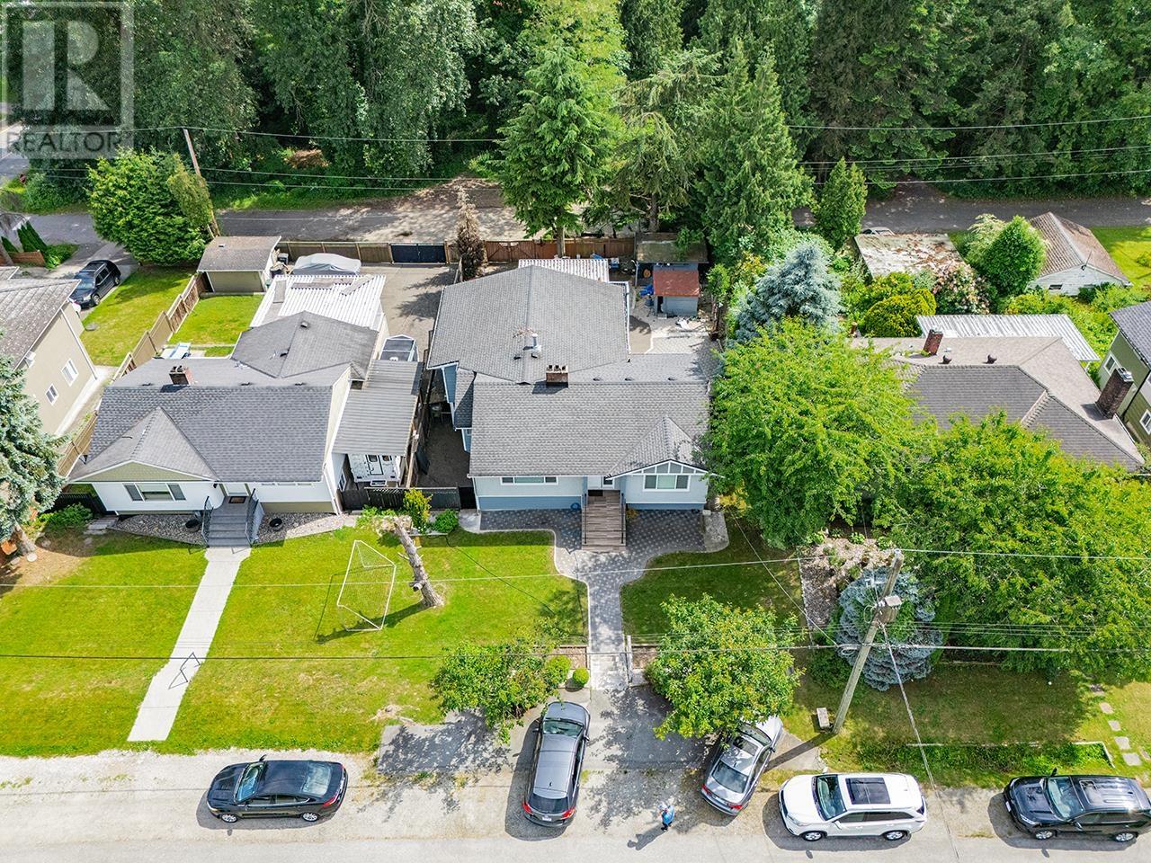 Photo 13 of 7983 Suncrest Drive, Burnaby BC