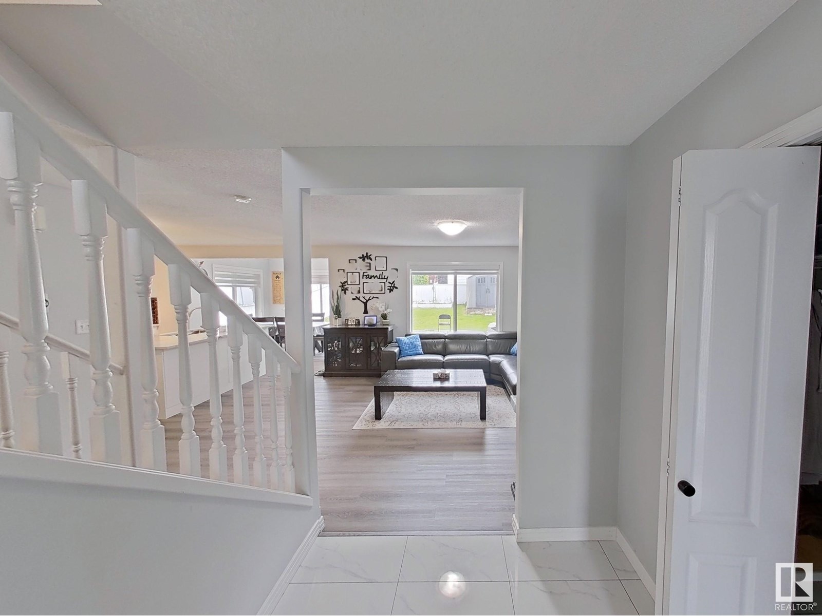 Photo 4 of 315 Wild Rose Wy Nw, Edmonton AB