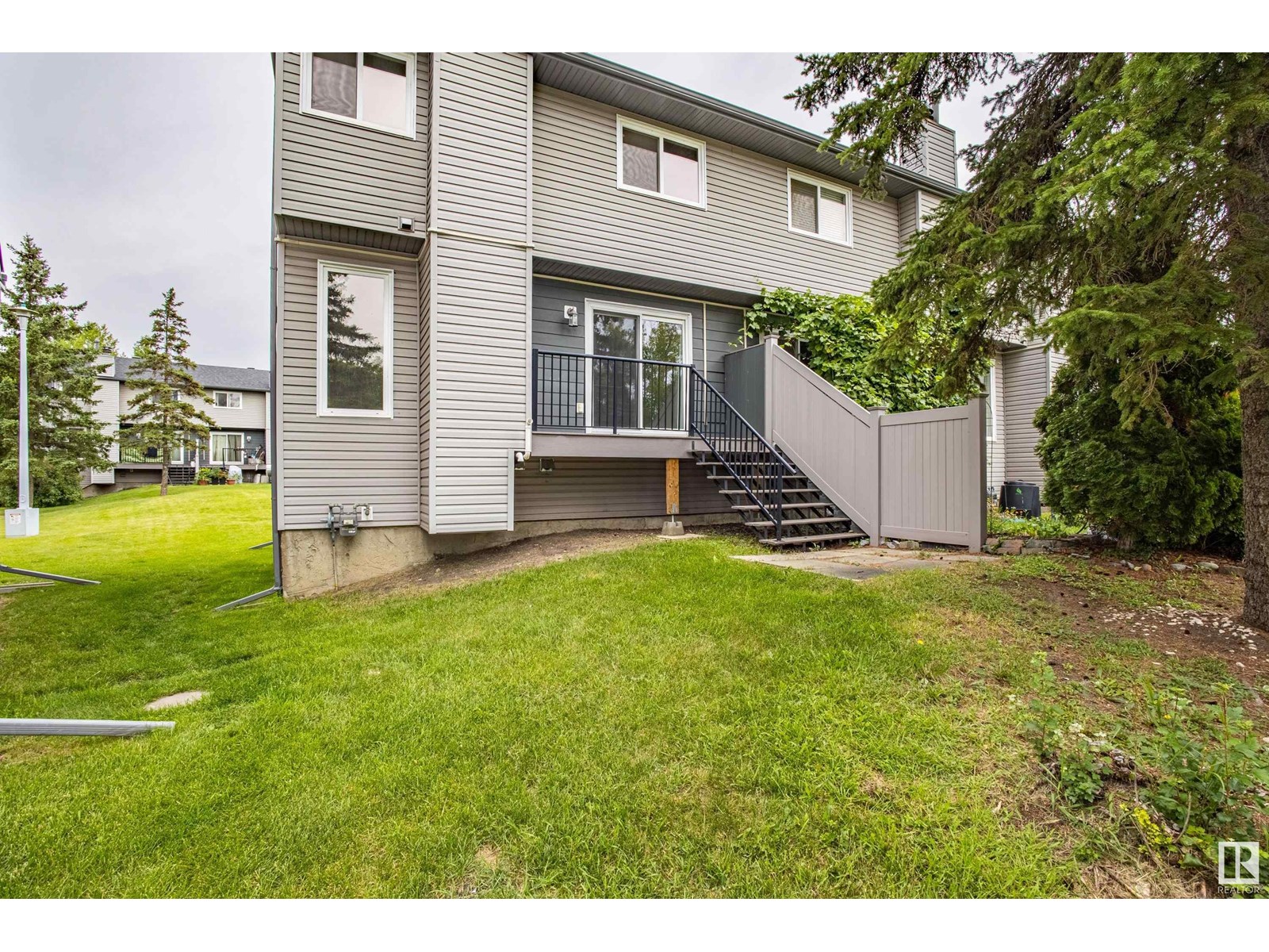 Photo 2 of 5388 38 A Av Nw, Edmonton AB