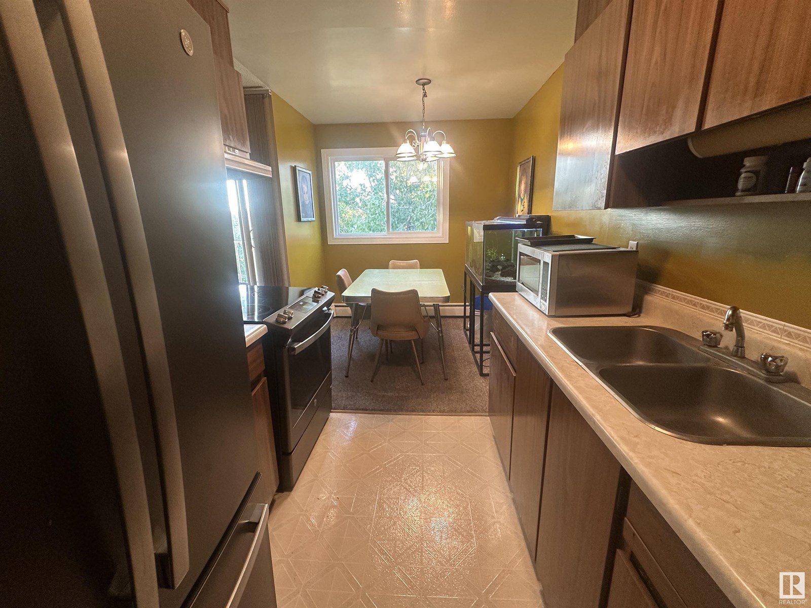 Photo 11 of 68 11255 31 Av Nw, Edmonton AB