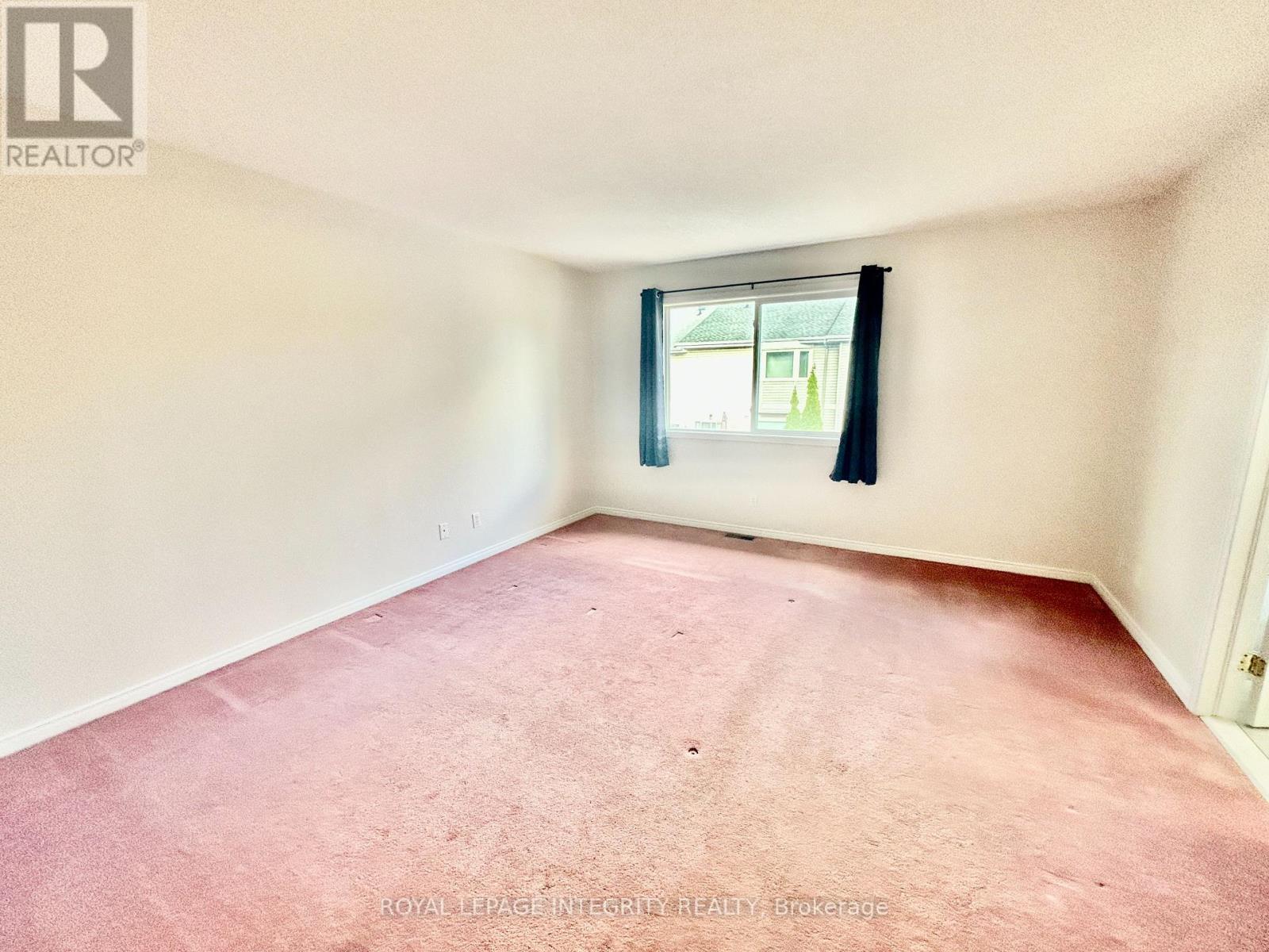 Photo 12 of 19 Cohen Avenue, Ottawa ON