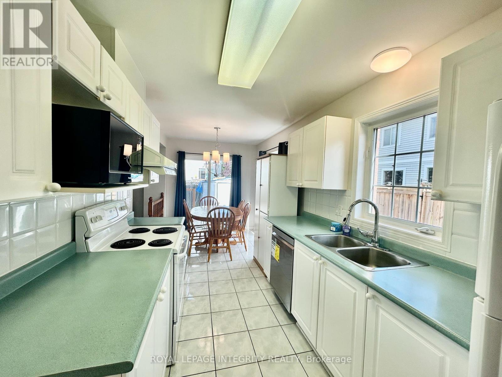 Photo 6 of 19 Cohen Avenue, Ottawa ON