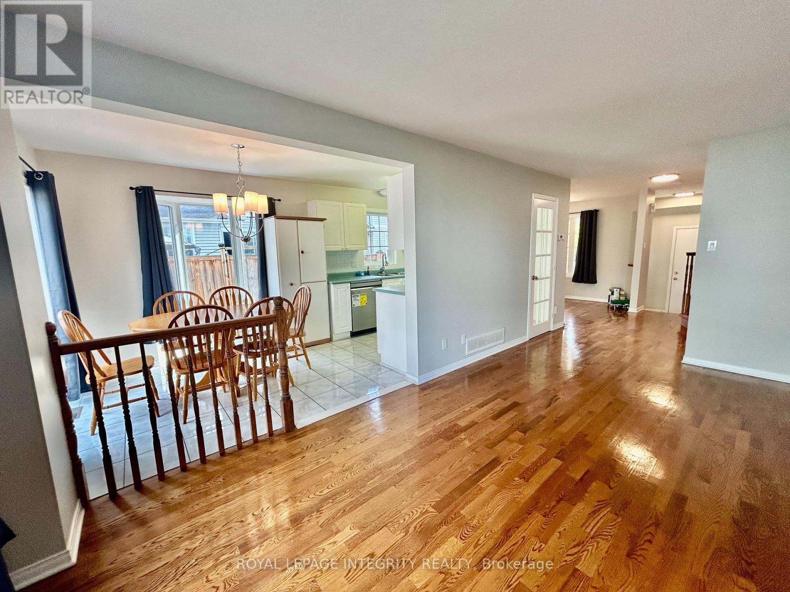 Photo 8 of 19 Cohen Avenue, Ottawa ON