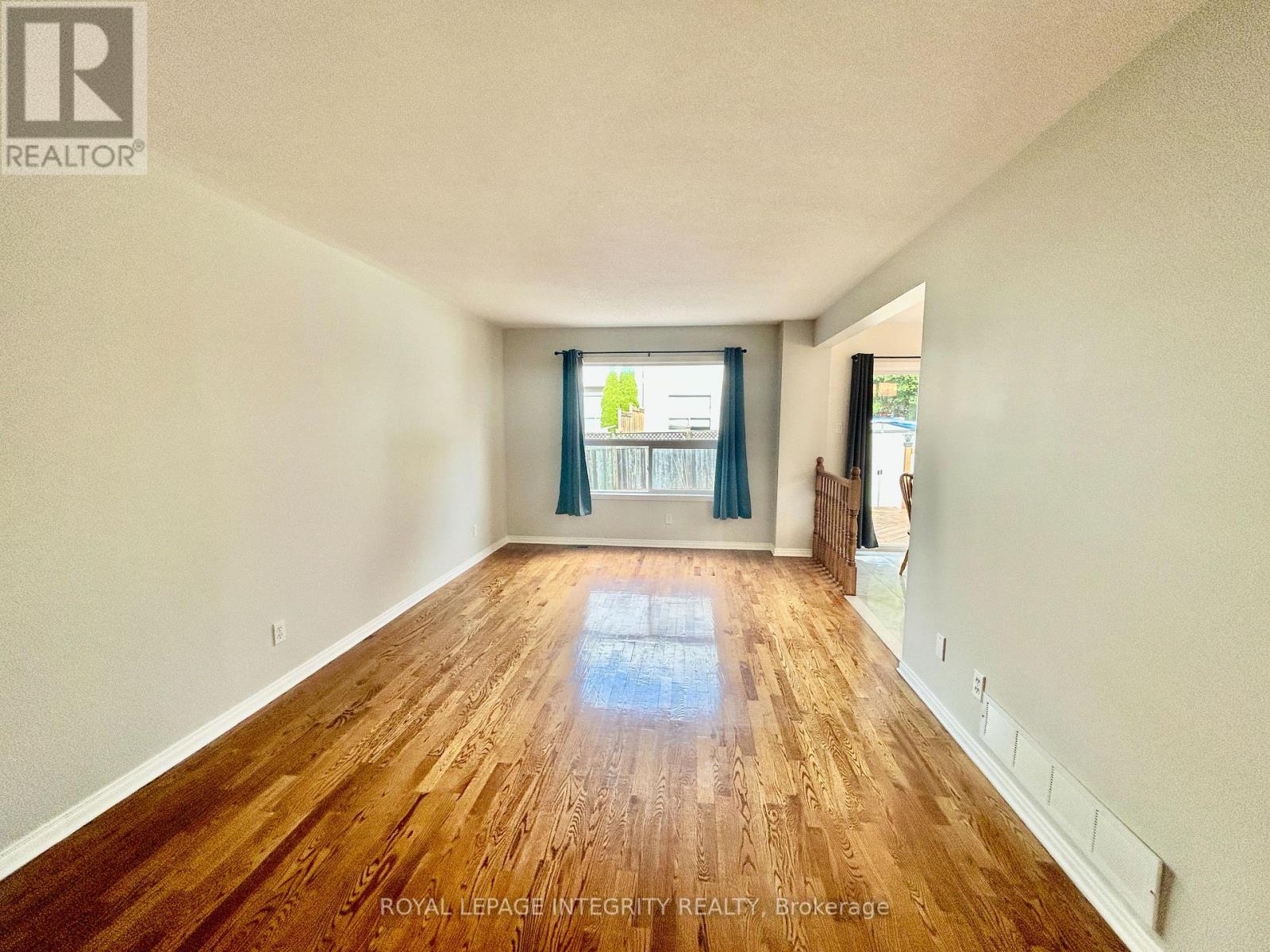 Photo 9 of 19 Cohen Avenue, Ottawa ON