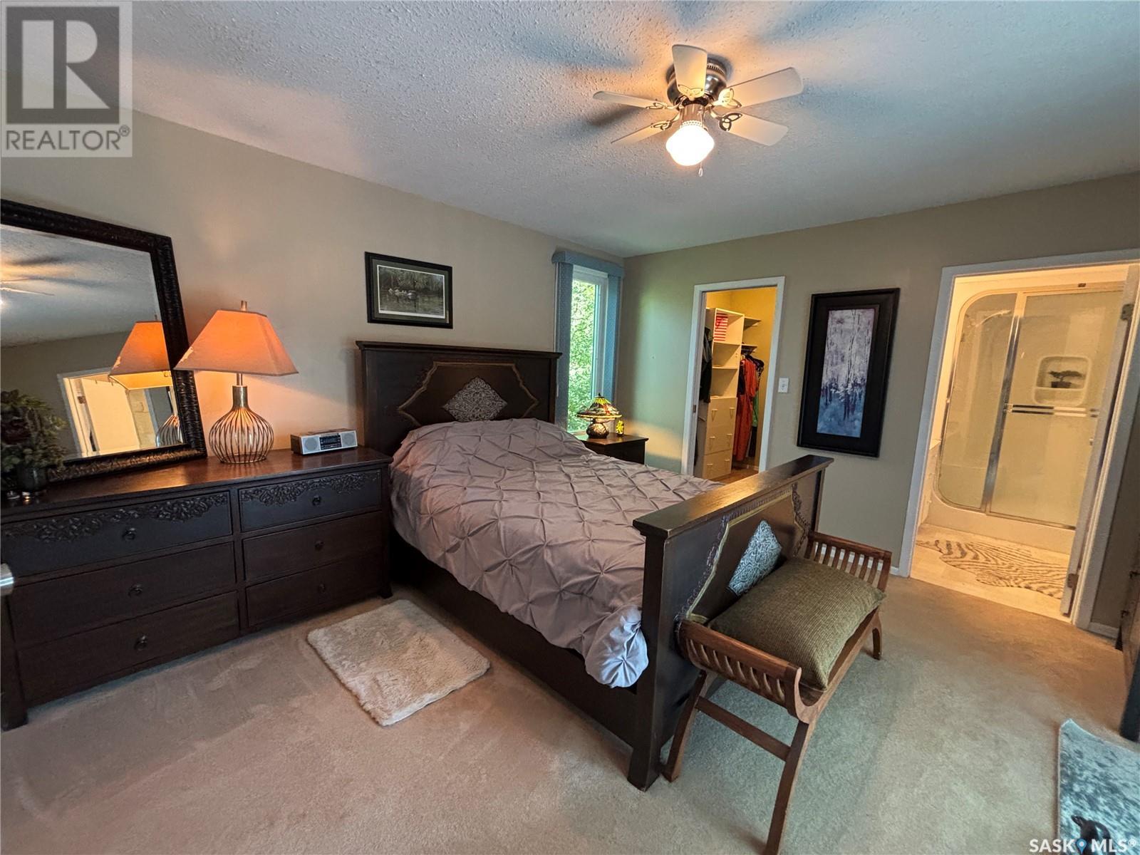 Photo 17 of 232 Green Avenue, Regina Beach SK