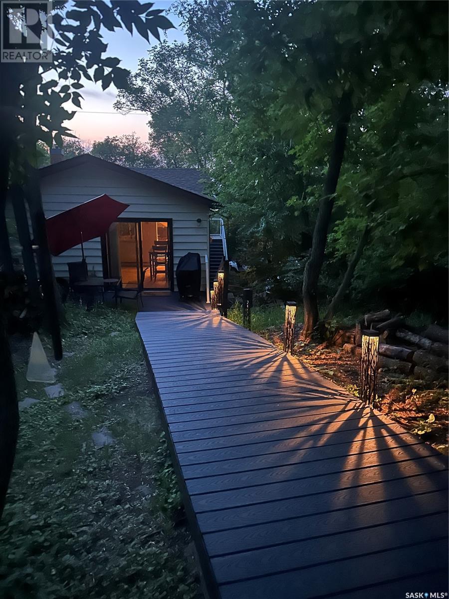 Photo 36 of 232 Green Avenue, Regina Beach SK