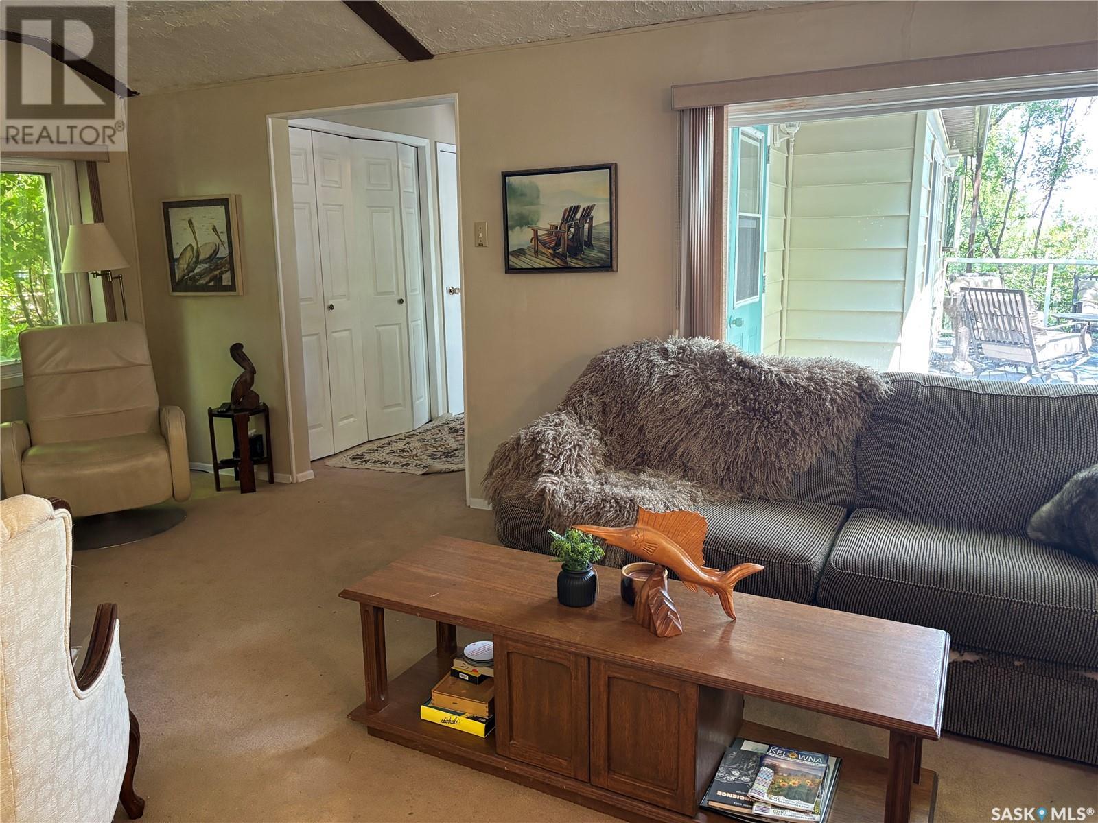 Photo 11 of 232 Green Avenue, Regina Beach SK