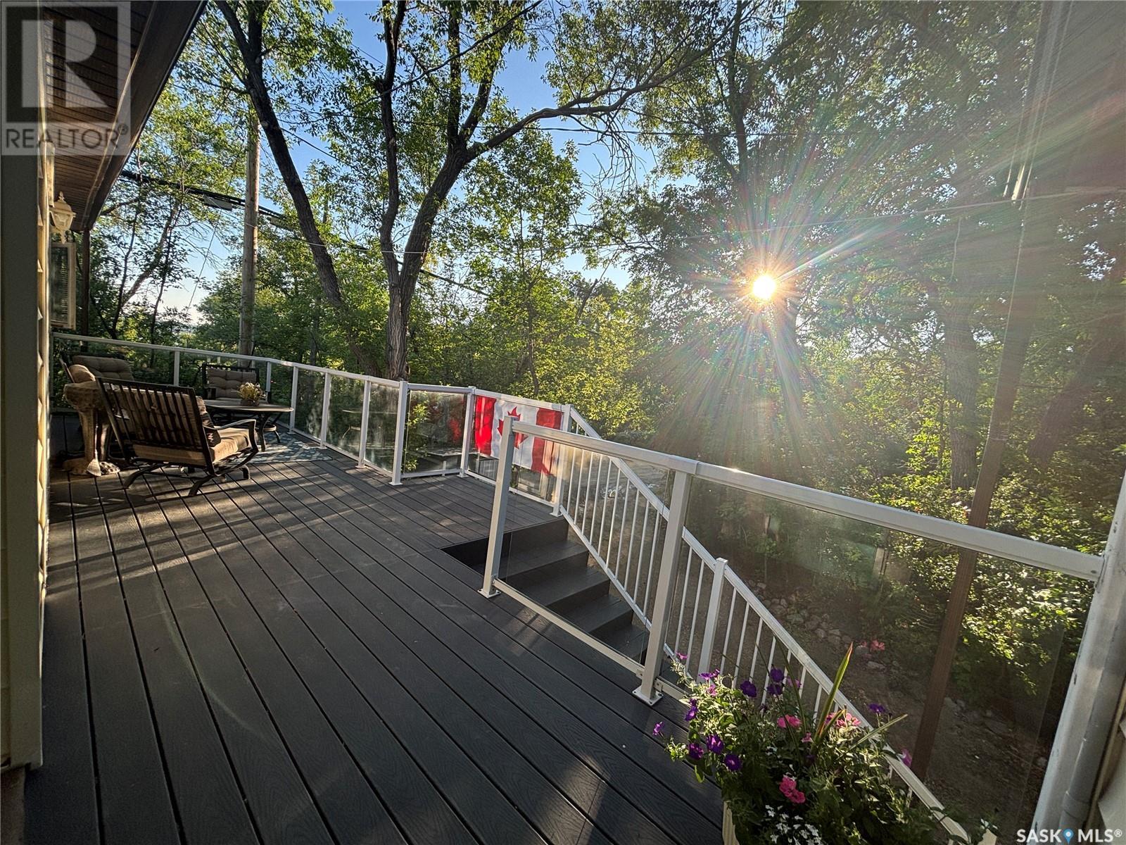 Photo 5 of 232 Green Avenue, Regina Beach SK