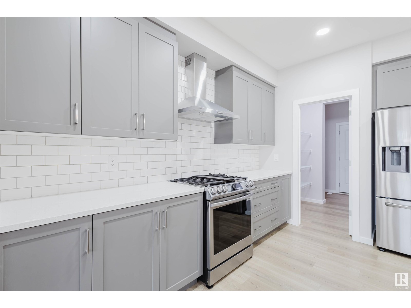 Photo 13 of 8130 226 A St Nw, Edmonton AB