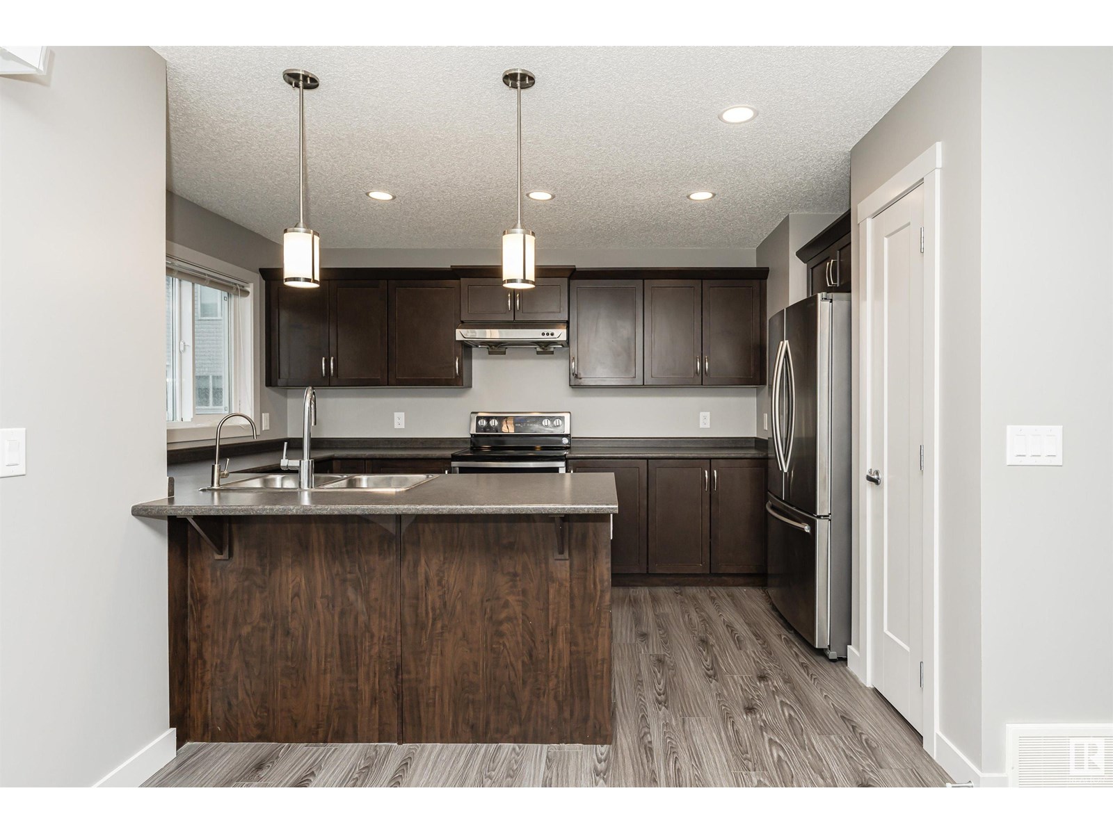 Photo 15 of 13 2121 Haddow Dr Nw, Edmonton AB