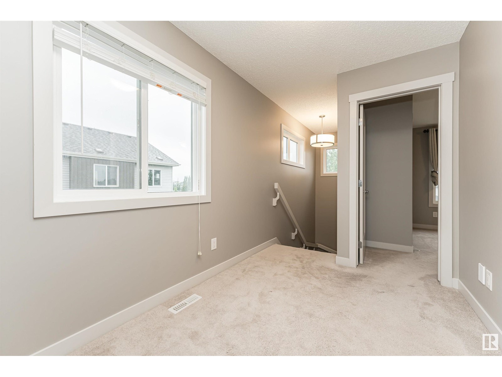 Photo 18 of 13 2121 Haddow Dr Nw, Edmonton AB